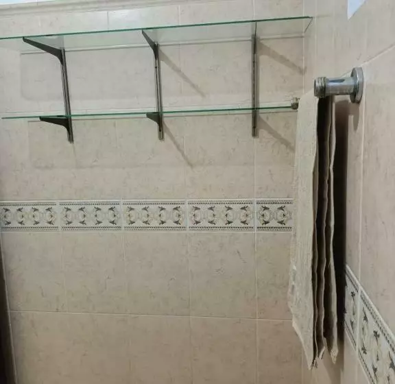 Acogedora Recamara En Interior De Casa Habitación