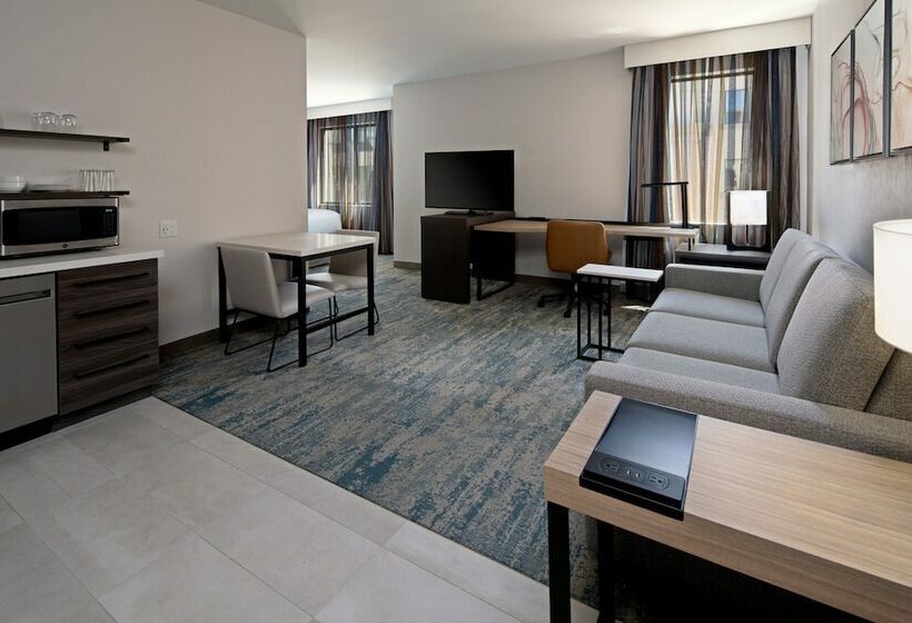 Отель Residence Inn By Marriott Chatsworth