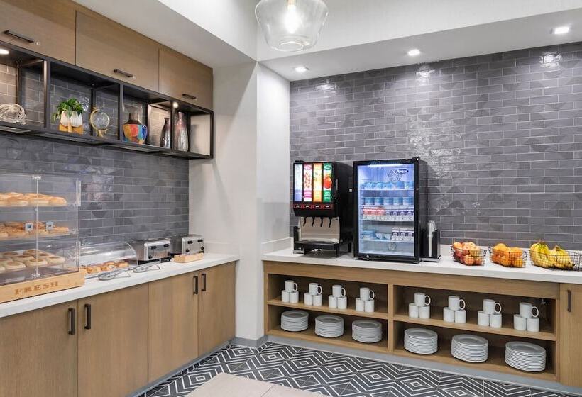 Отель Residence Inn By Marriott Chatsworth