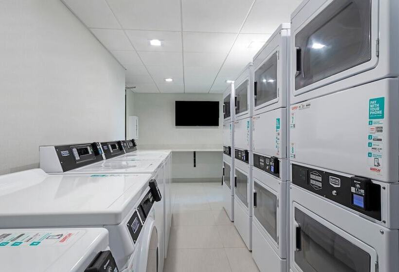 Отель Residence Inn By Marriott Chatsworth