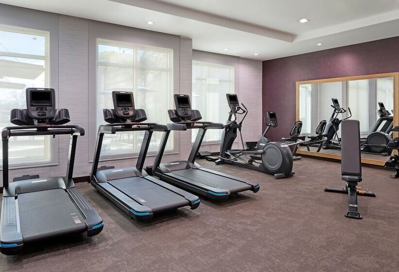 Отель Residence Inn By Marriott Chatsworth