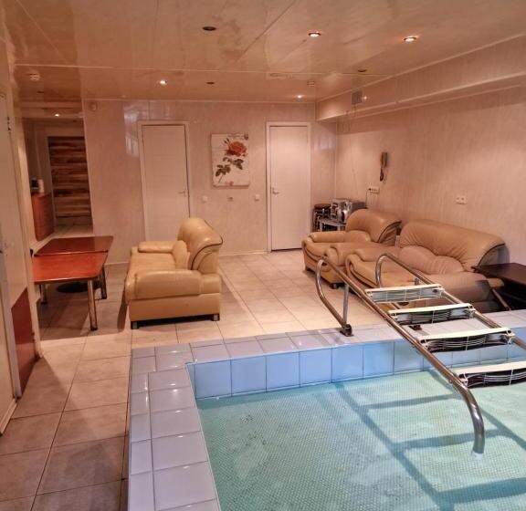 پانسیون Guest House Kaktus