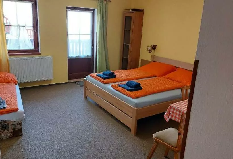 ペンション Rožmberská Bašta