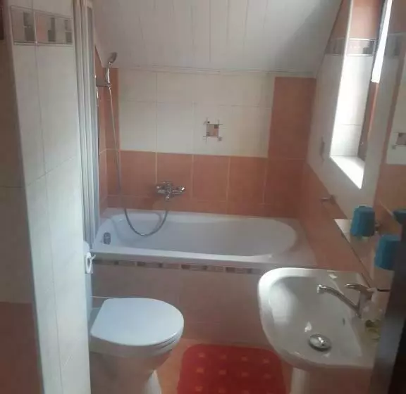 ペンション Rožmberská Bašta