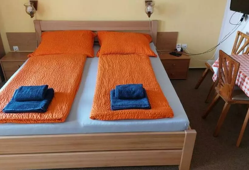 ペンション Rožmberská Bašta