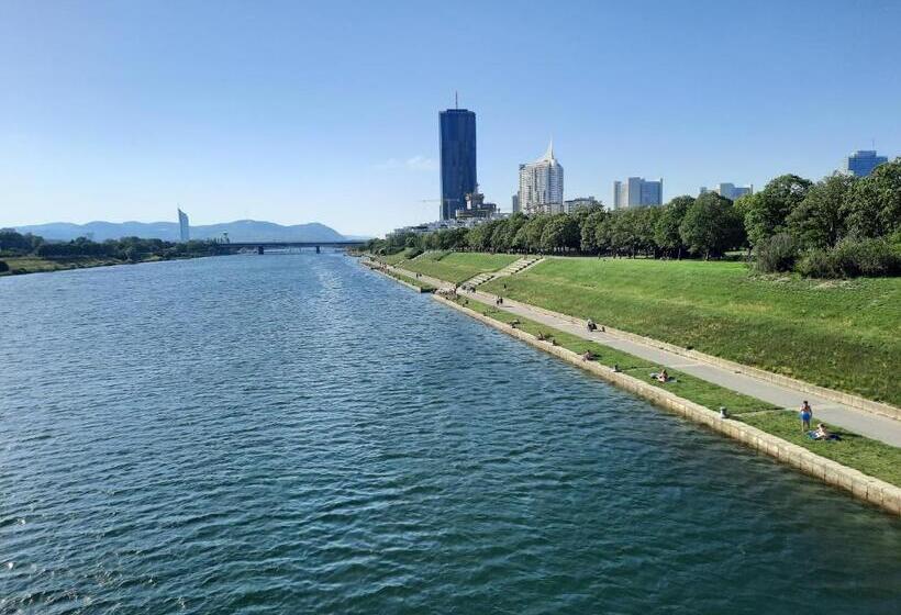 Vienna International Center Apartment