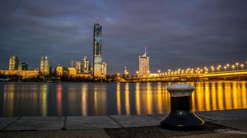 Vienna International Center Apartment