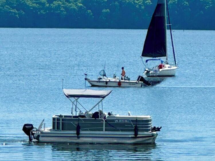 민박 Galvanized America Inn & Art Gallery