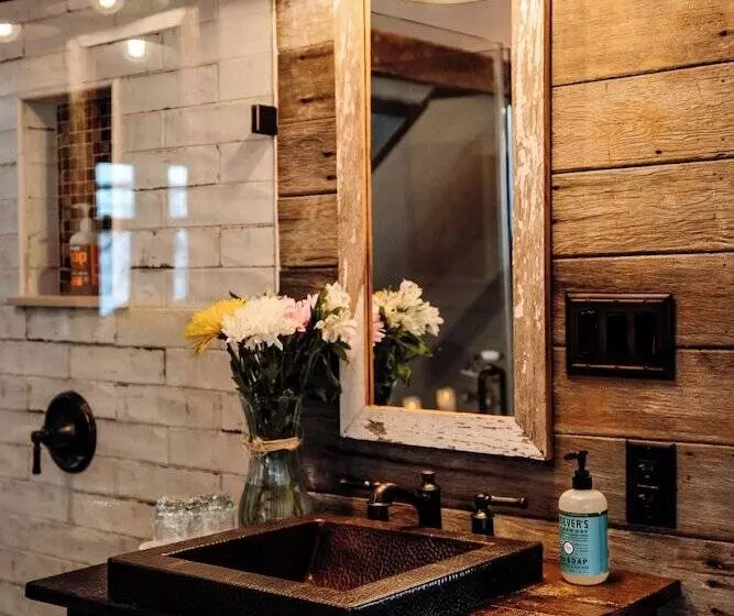 Aamiaismajoitus (B&B) Galvanized America Inn & Art Gallery