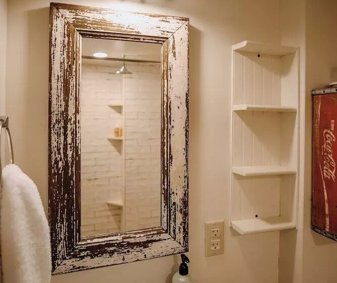 Aamiaismajoitus (B&B) Galvanized America Inn & Art Gallery