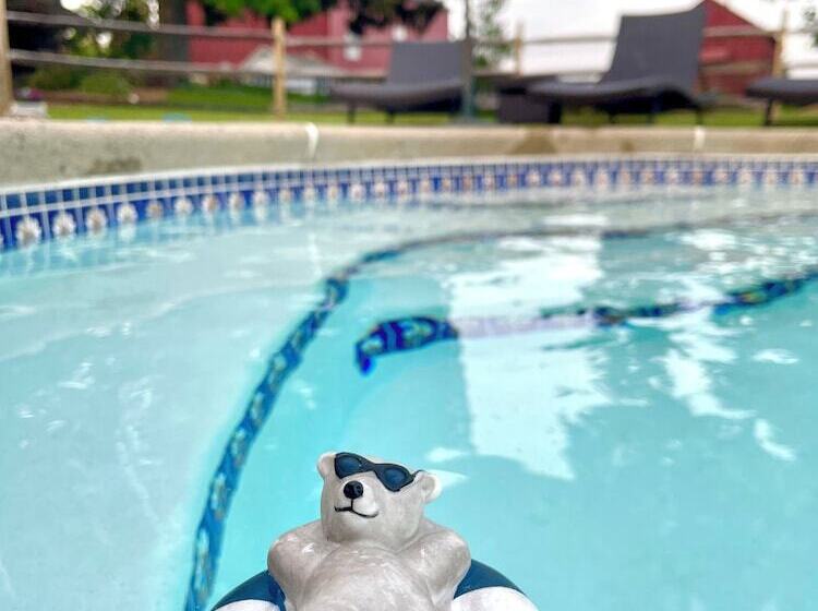 민박 Galvanized America Inn & Art Gallery