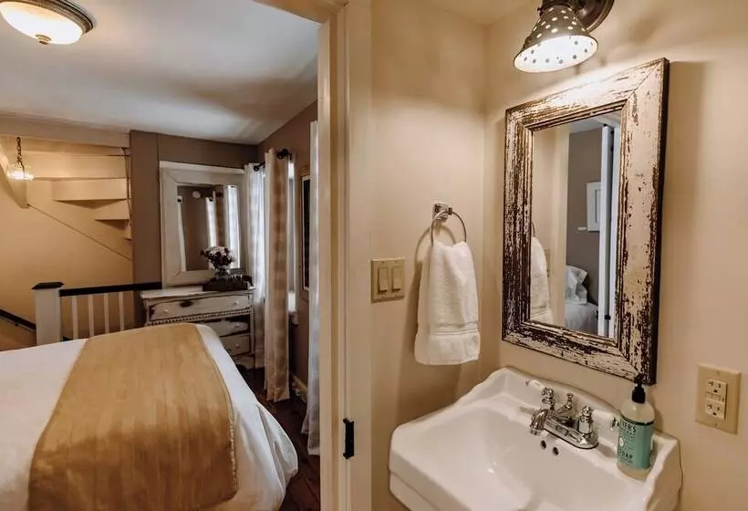 Aamiaismajoitus (B&B) Galvanized America Inn & Art Gallery