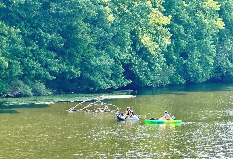 민박 Galvanized America Inn & Art Gallery