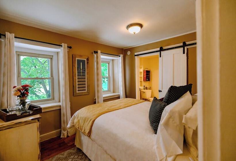 민박 Galvanized America Inn & Art Gallery