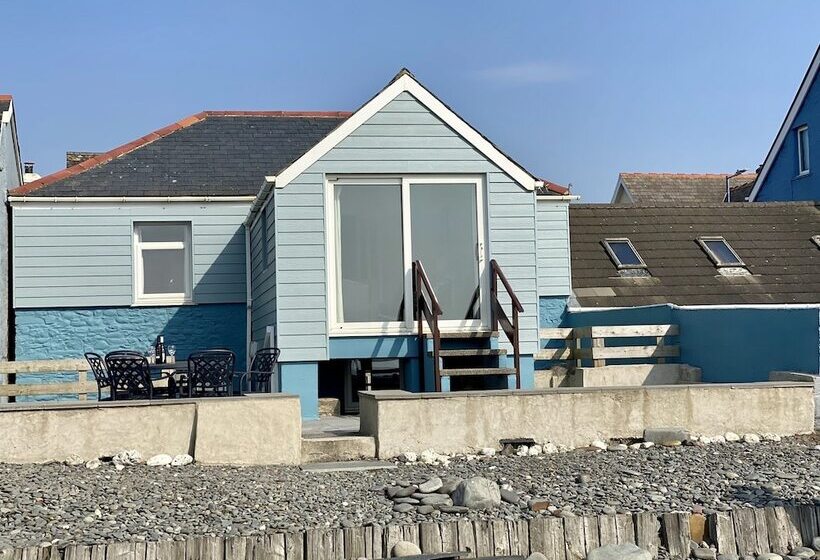 Borth Family House On The Beach Sleeps 7