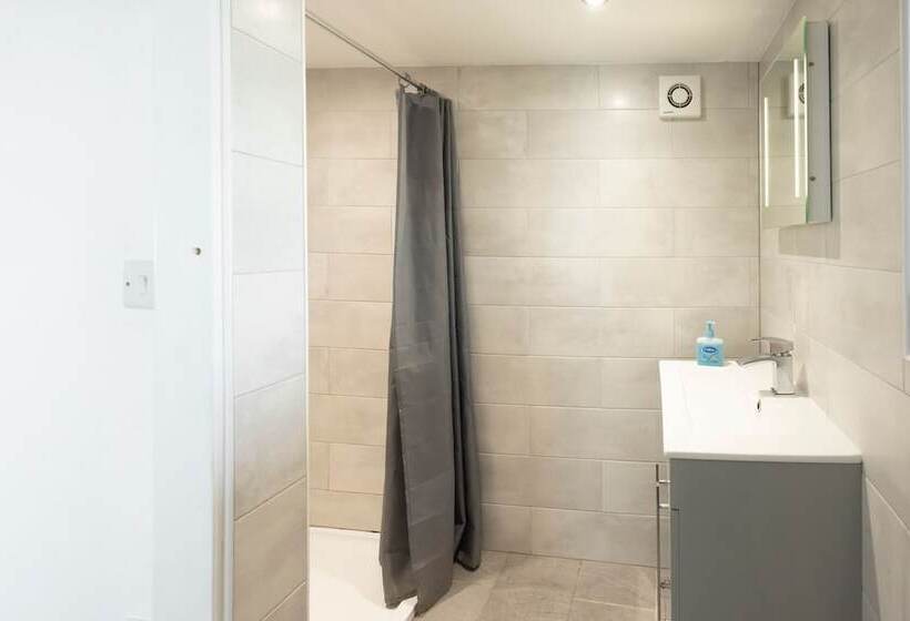 Borth Family House On The Beach Sleeps 7