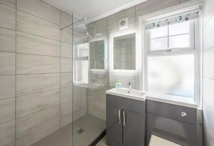 Borth Family House On The Beach Sleeps 7