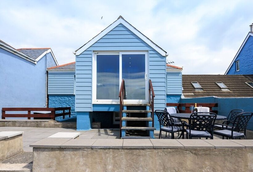 Borth Family House On The Beach Sleeps 7