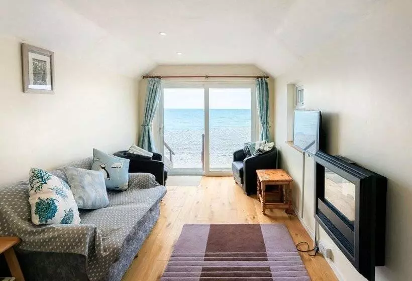 Borth Family House On The Beach Sleeps 7
