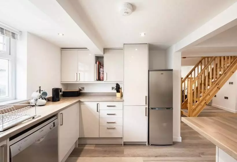 Borth Family House On The Beach Sleeps 7