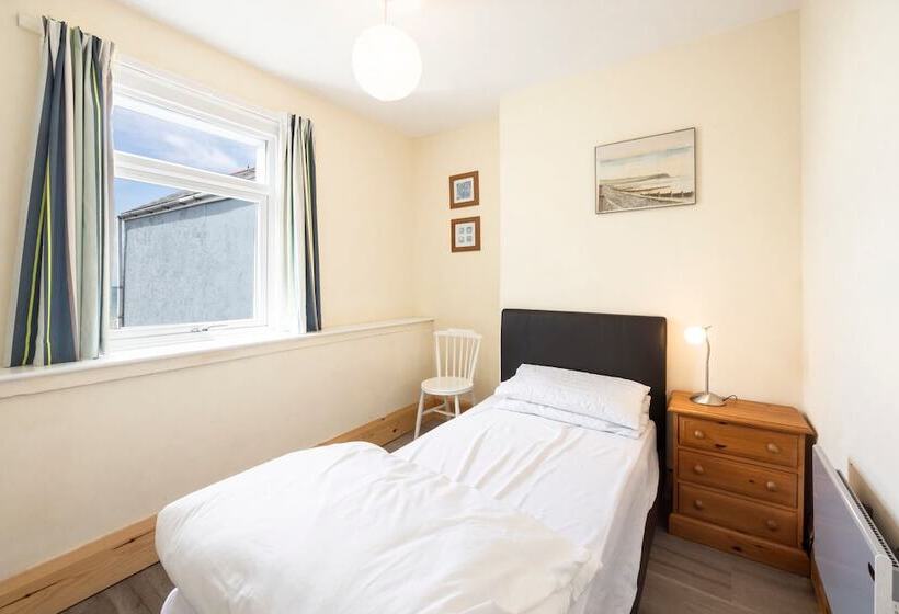 Borth Family House On The Beach Sleeps 7