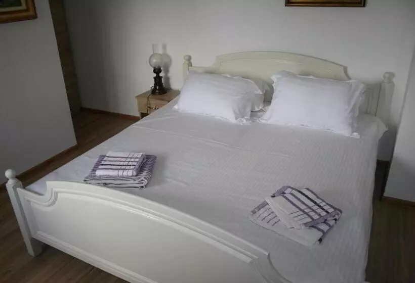 ペンション Colev Rooms