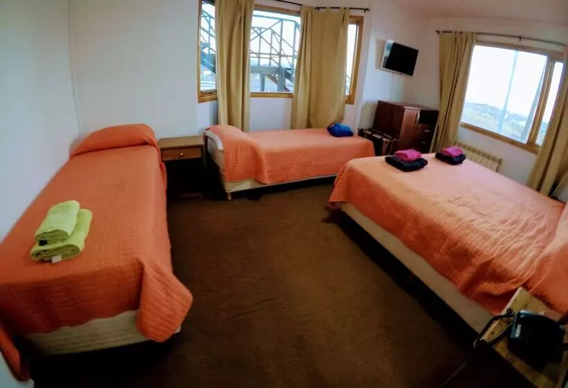 ユースホステル Oikos