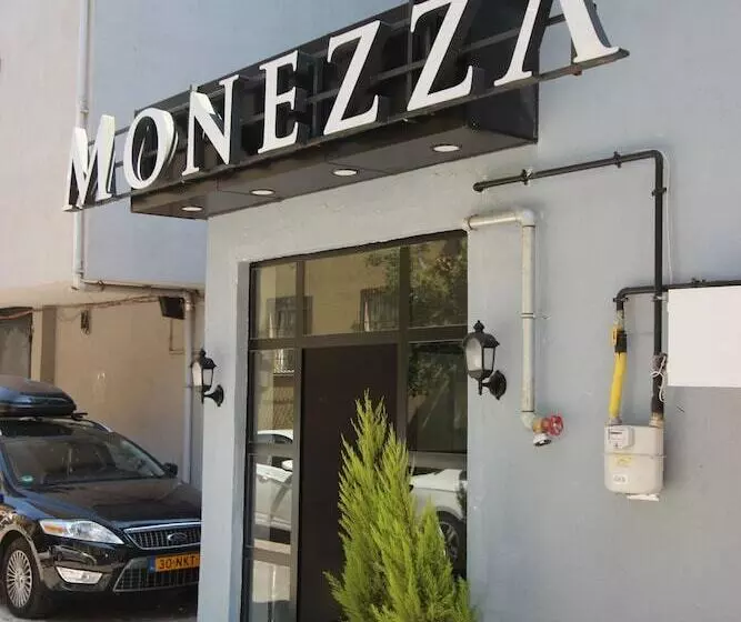 هتل Monezza