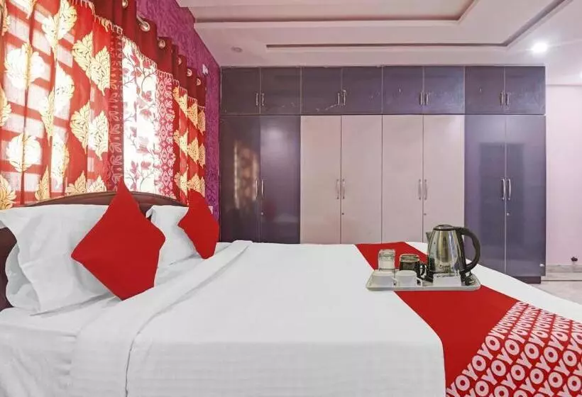 Hotelli O Royal Stay Near Mantra Mall