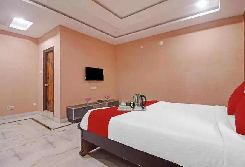 Hotelli O Royal Stay Near Mantra Mall