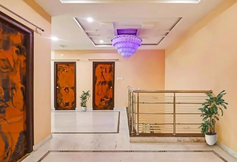 Hotelli O Royal Stay Near Mantra Mall