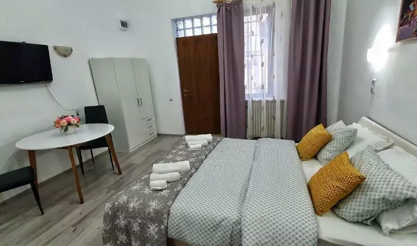 پانسیون Citadels