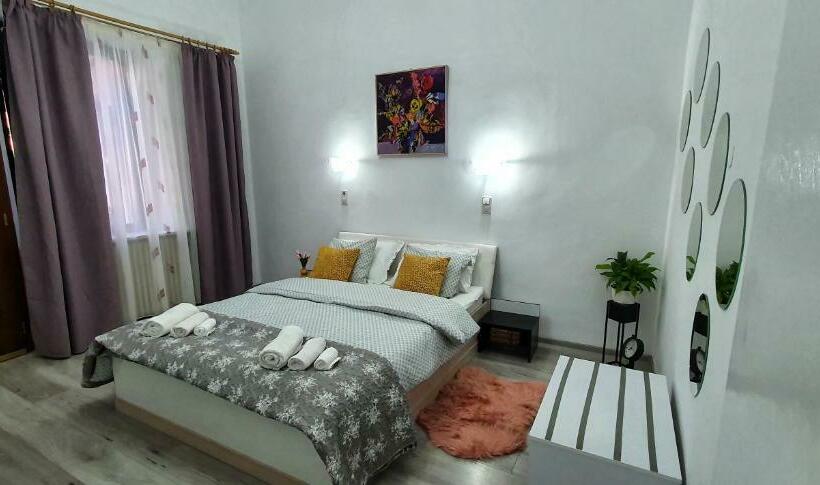 پانسیون Citadels