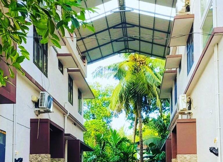 פנסיון His Grace Villas