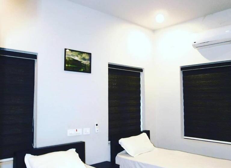 פנסיון His Grace Villas