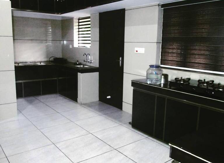 פנסיון His Grace Villas