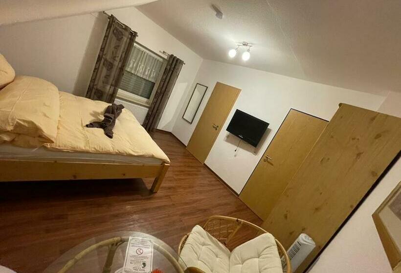 Pension Restaurant Pizzeria Lion