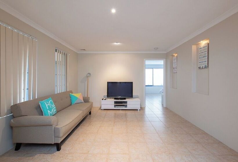 Pool & Putt Paradise, Family Friendly, Pool, Wifi