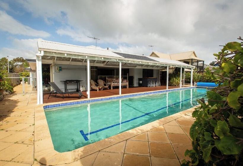 Pool & Putt Paradise, Family Friendly, Pool, Wifi