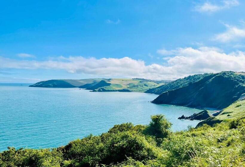 Captains Rest   2 Bedroom Apartment In The Heart Of Brixham