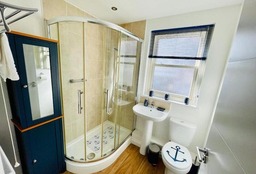 Captains Rest   2 Bedroom Apartment In The Heart Of Brixham