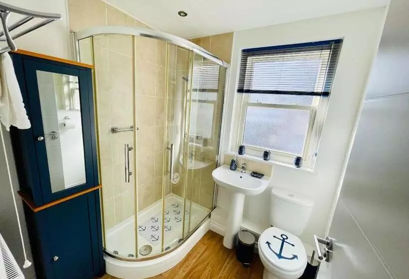 Captains Rest   2 Bedroom Apartment In The Heart Of Brixham