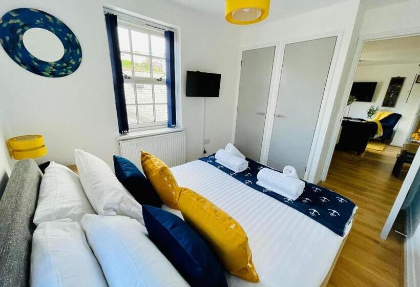 Captains Rest   2 Bedroom Apartment In The Heart Of Brixham