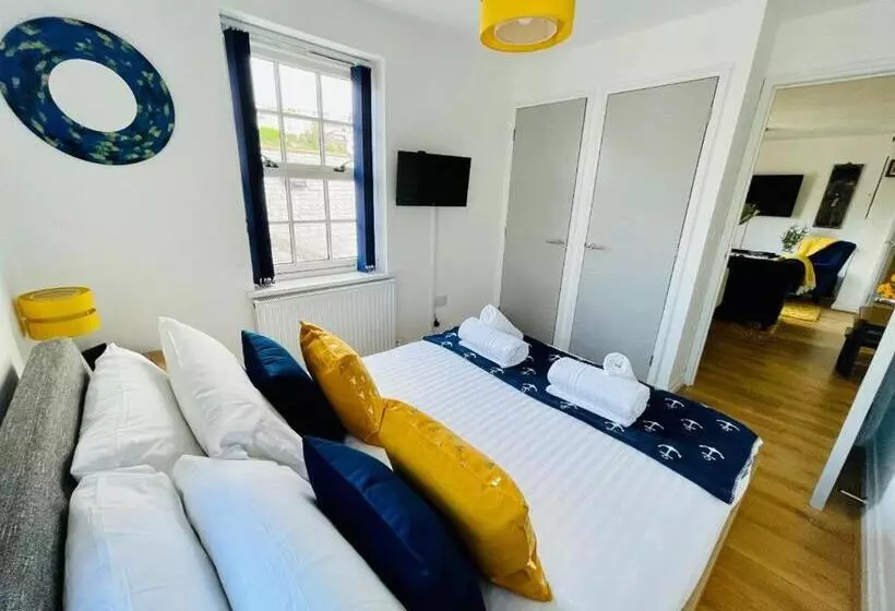 Captains Rest   2 Bedroom Apartment In The Heart Of Brixham