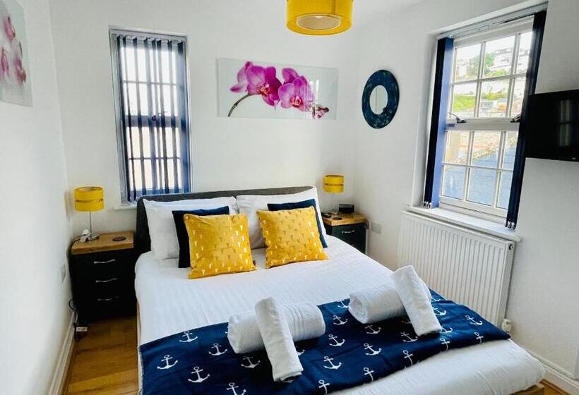 Captains Rest   2 Bedroom Apartment In The Heart Of Brixham