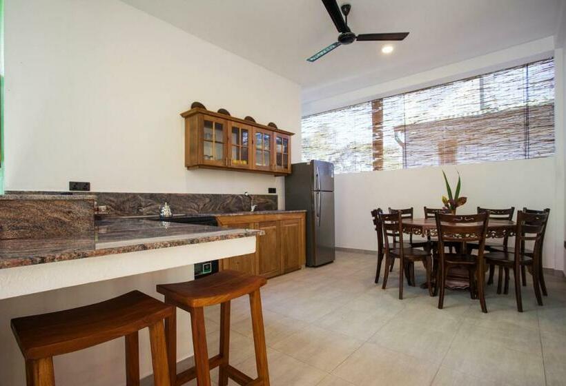 Пансион Barefoot Bungalow Hikka