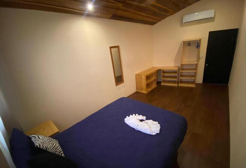 هاستل Grand Park Manuel Antonio Adults Only