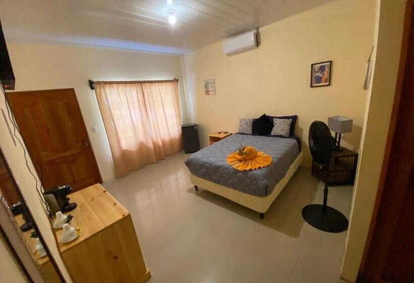 هاستل Grand Park Manuel Antonio Adults Only