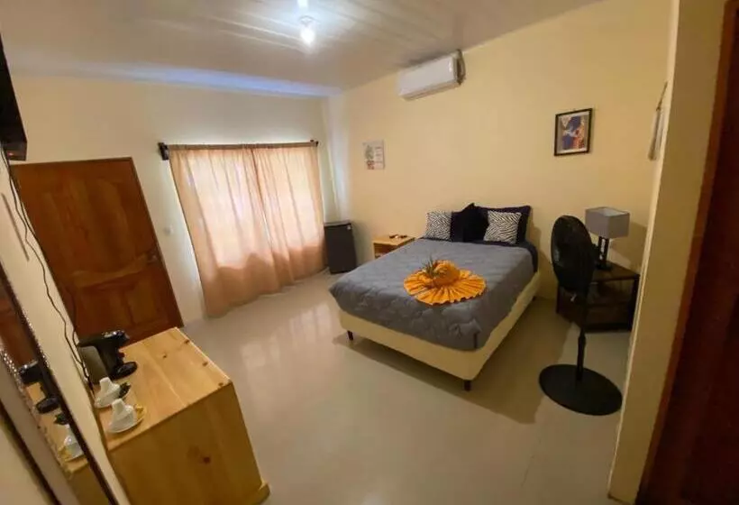 هاستل Grand Park Manuel Antonio   Adults Only