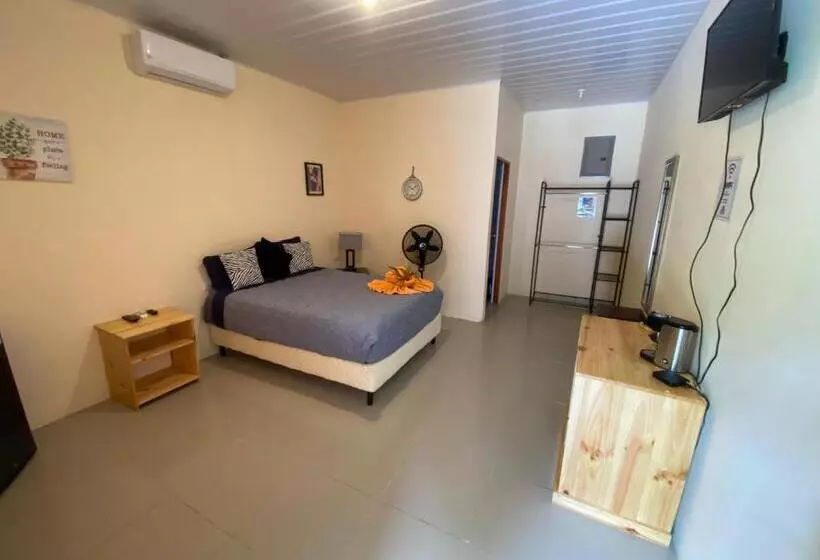 هاستل Grand Park Manuel Antonio   Adults Only